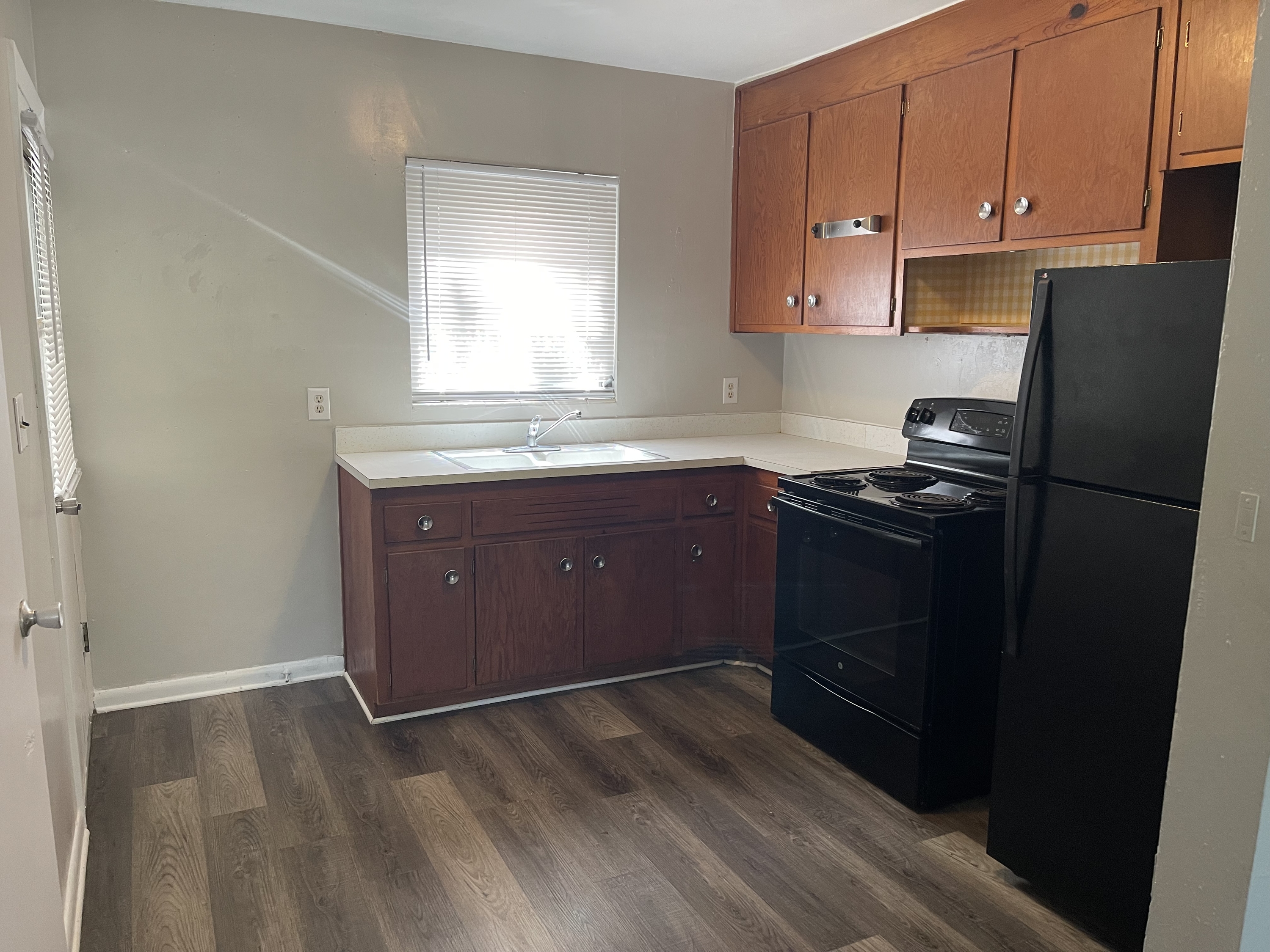 4402 Melrose Avenue - 1